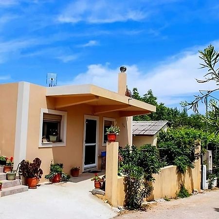Flamiatos Garden Cottages Pouláta エクステリア 写真