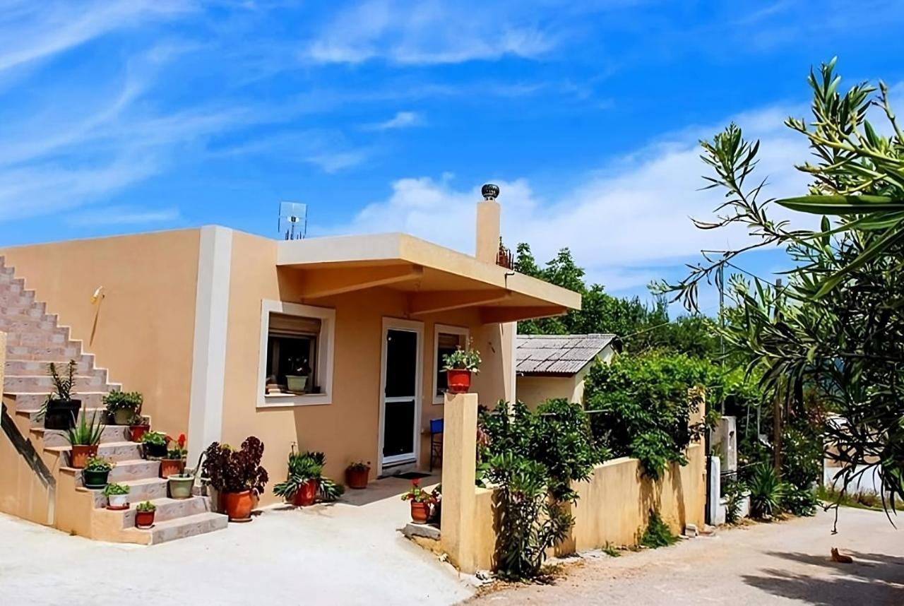 Flamiatos Garden Cottages Pouláta エクステリア 写真